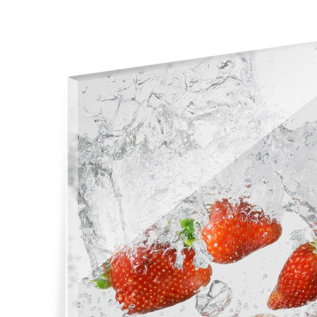 Paraschizzi in vetro - Fresh Strawberries In Water