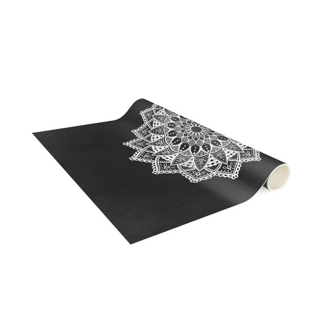Tappeti orientali Illustrazione ornamentale di mandala in bianco e nero