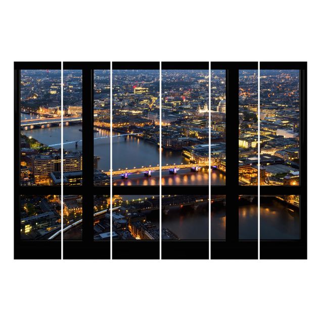 Tende scorrevoli su binario Vista dalla finestra dello Skyline di Londra con il ponte