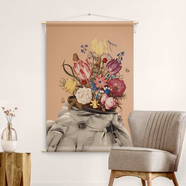 Arazzi da parete arte Enkel Dika - Tuta da astronauta con fiori