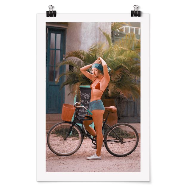 Poster riproduzione - Ragazza con bici - 2:3