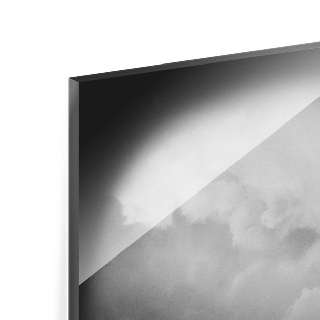 Quadro in vetro - Balenottera volante tra le nuvole - Formato verticale 3:4