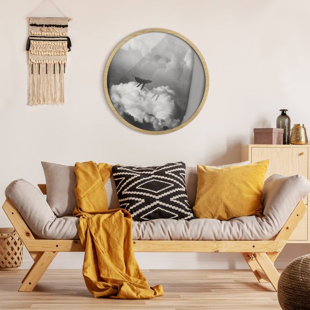 Poster con cornice rotonda Balenottera volante tra le nuvole