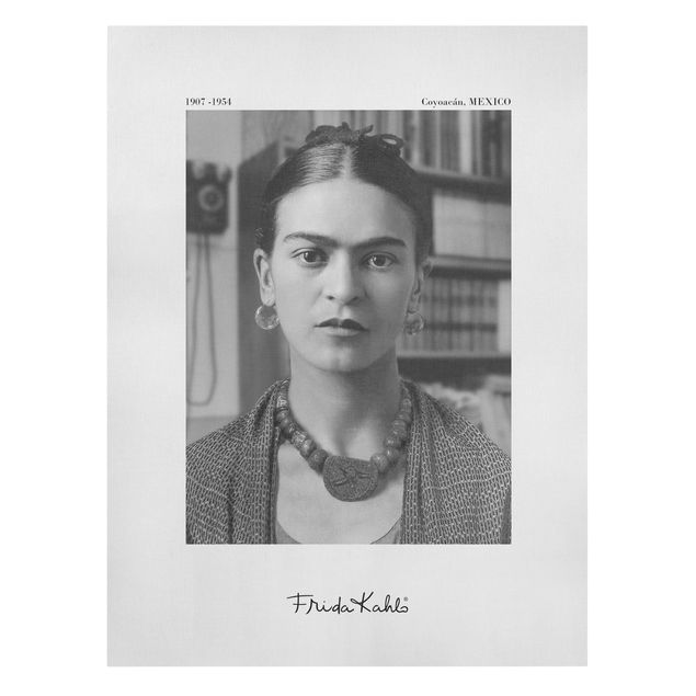 Stampa su tela - Ritratto fotografico di Frida Kahlo in casa - Formato verticale 3:4
