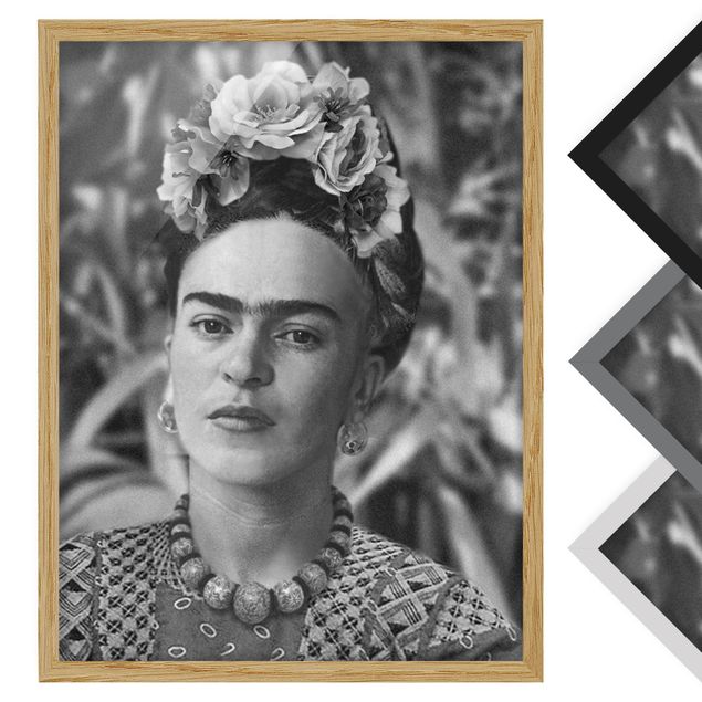 Poster con cornice - Ritratto fotografico di Frida Kahlo con corona di fiori
