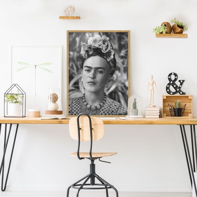Poster con cornice - Ritratto fotografico di Frida Kahlo con corona di fiori