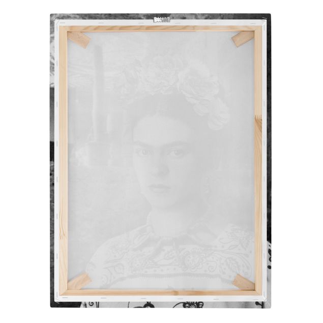 Stampa su tela - Ritratto fotografico di Frida Kahlo davanti a un cactus - Formato verticale 3:4