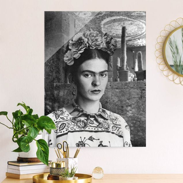 Lavagna magnetica in vetro Ritratto fotografico di Frida Kahlo davanti a un cactus