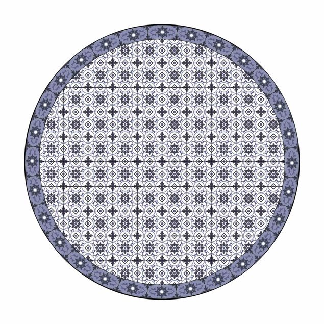 Tappeto in vinile rotondo - Mix di piastrelle geometriche con fiori viola