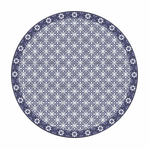 Tappeto in vinile rotondo - Mix di piastrelle geometriche con cuori viola