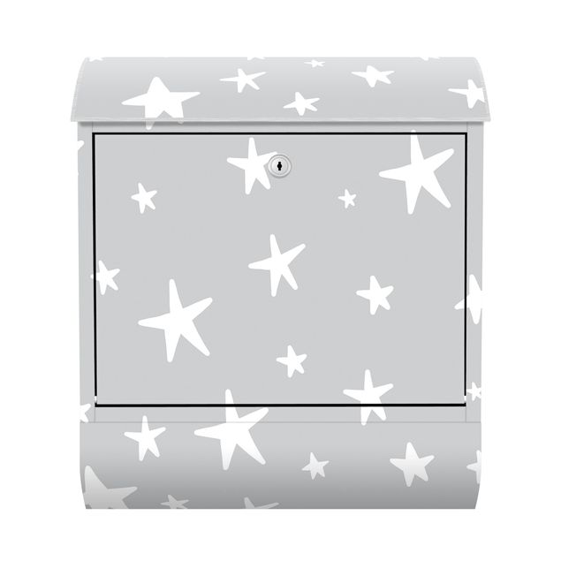 Cassetta postale - Grandi stelle disegnate con cielo grigio
