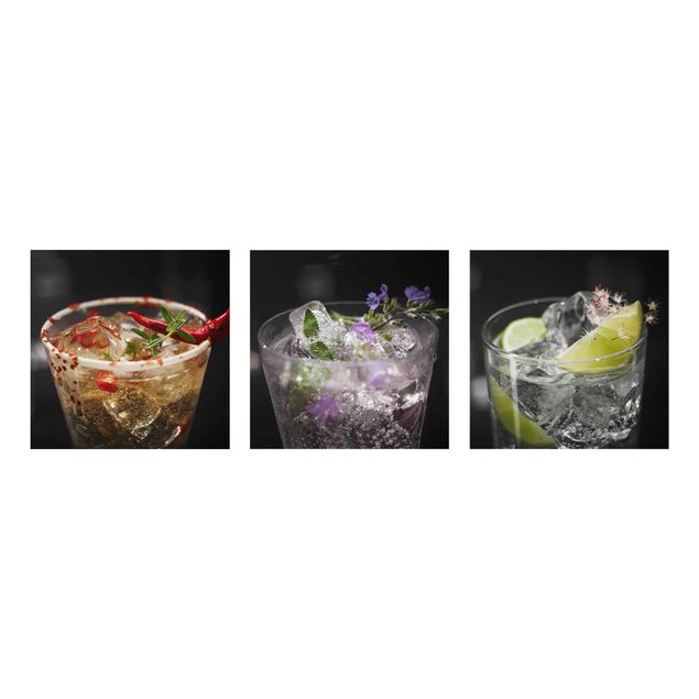 Quadro in vetro - Drinks With Ice Cubes Close-Up - 3 parti