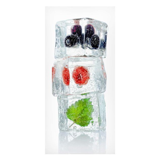 Lavagna magnetica - Raspberry Lemon Balm And Blueberries In Ice Cube - Panorama formato verticale