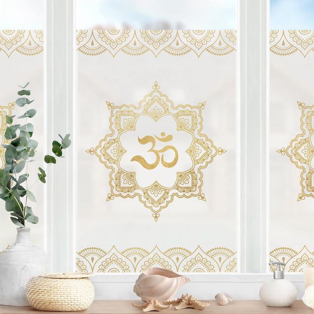 Pellicola per vetri per salone Illustrazione ornamentale di mandala con OM bianco e oro