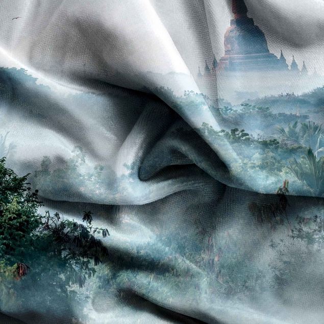 Tende moderno Nebbia mattutina sulla giungla di Bagan