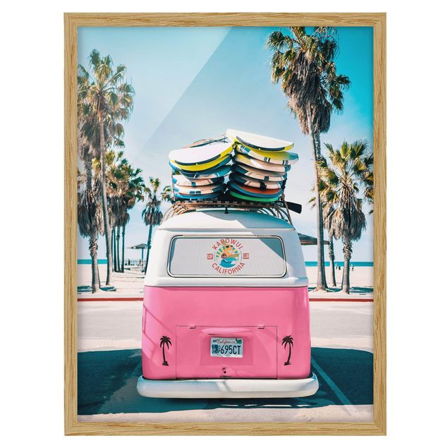 Poster con cornice - Furgone rosa con tavole da surf