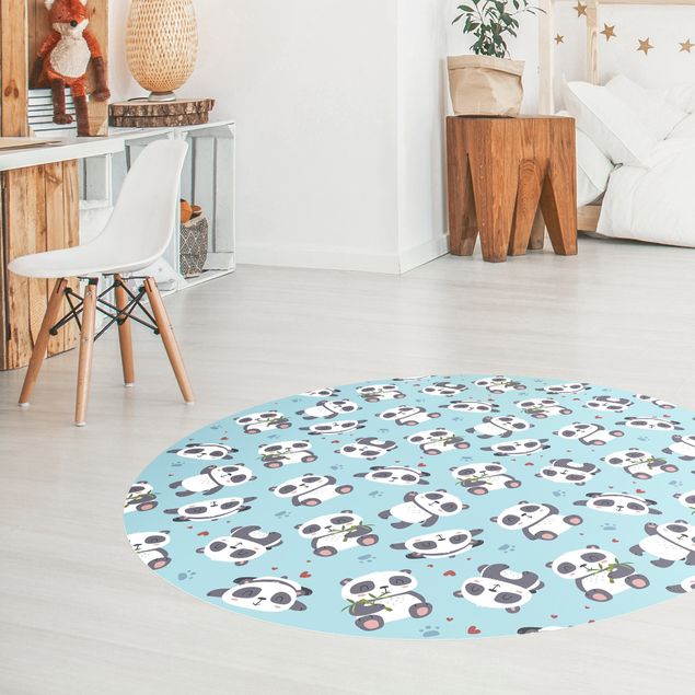 Tappeti moderni soggiorno Tenero panda con impronte di zampe e cuori blu pastello