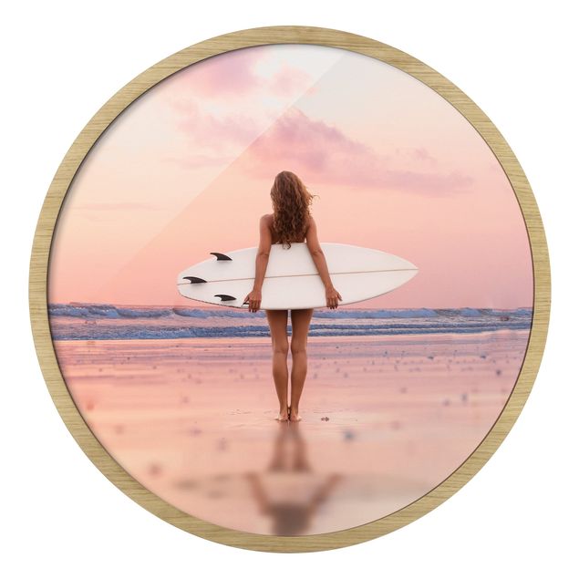 Quadro rotondo incorniciato - Surfista con tavola al tramonto