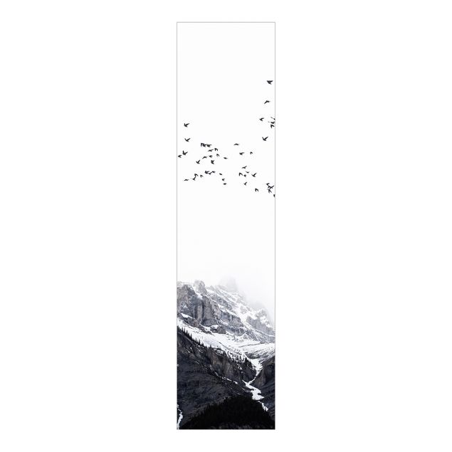 Set tende a pannello Stormo di uccelli di fronte alle montagne in bianco e nero