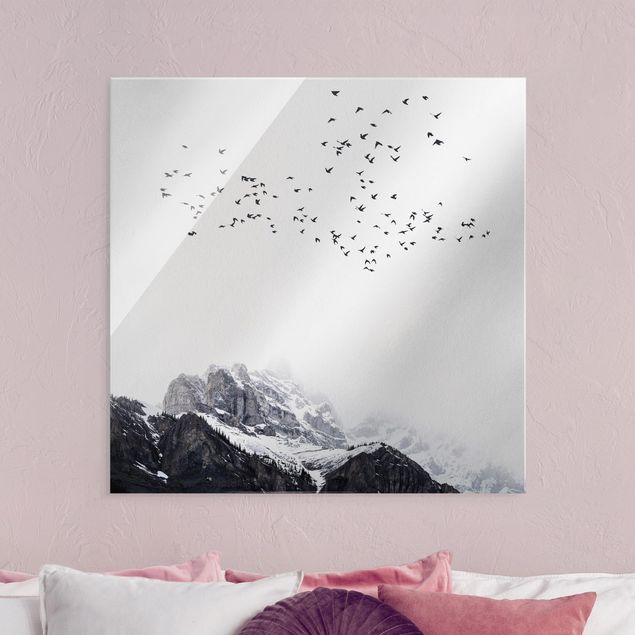 Lavagna magnetica vetro Stormo di uccelli di fronte alle montagne in bianco e nero