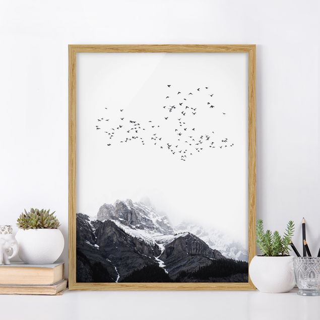 quadri con animali Stormo di uccelli di fronte alle montagne in bianco e nero