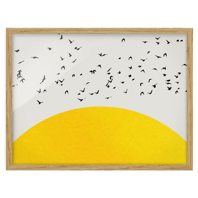Poster con cornice - Stormo di uccelli davanti al sole dorato