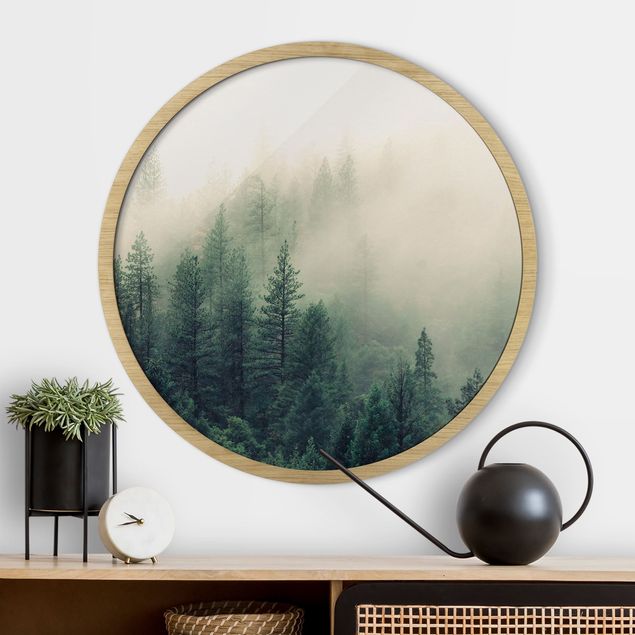 Poster con cornice rotonda Risveglio della foresta nebbiosa
