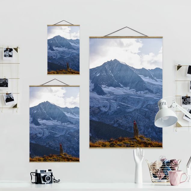 Foto su tessuto da parete con bastone - Sentiero marcato nelle Alpi - Verticale 2:3